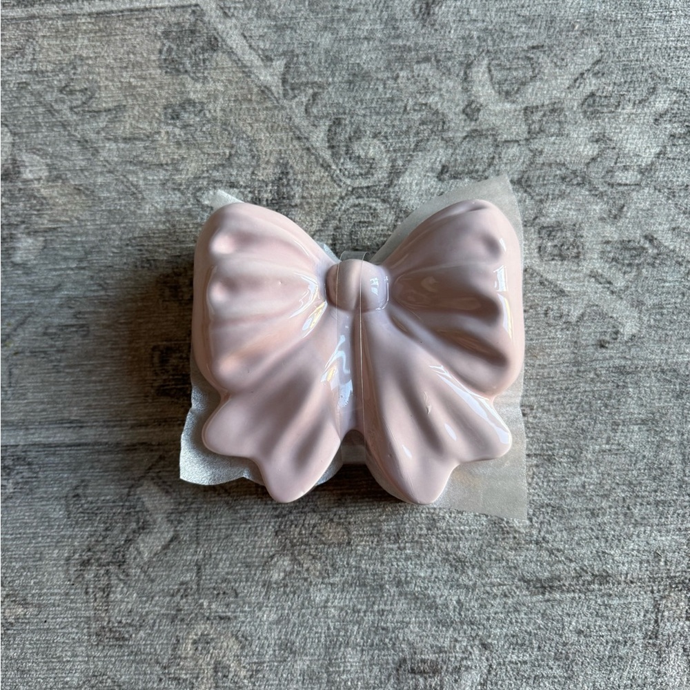 Elegant Pink Bow Ceramic trinket / jewelry lidded box 5”